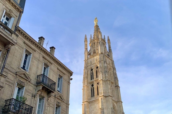 Historic Bordeaux french linguistic stay